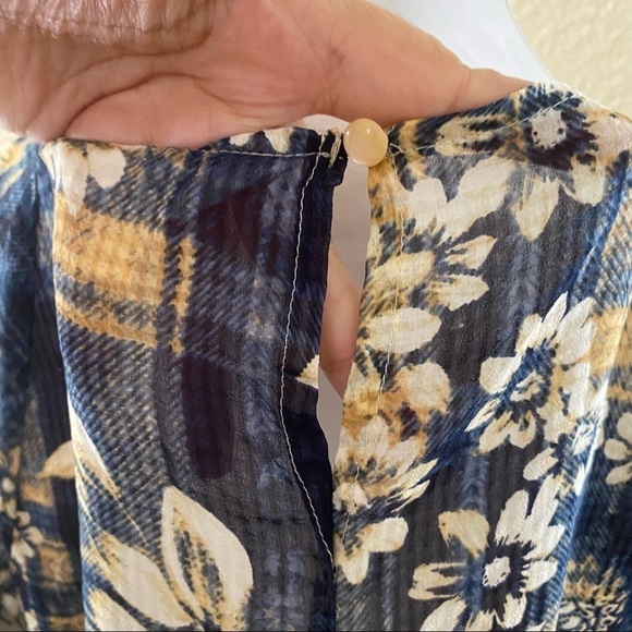 Lc Lauren Conrad flare sleeves blouse Size Large - Picture 6 of 11